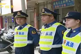 警方出动60余名执法人员，打击非法营运，178辆电动车被查扣视频封面