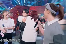 厉娜再提超女重聚细节，暗指许飞又当又立，到底是谁在蹭热度？图片