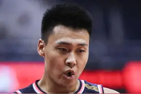 赵睿得到杜锋表扬，是他进步了，还是易建联回归让他有了发挥空间图片