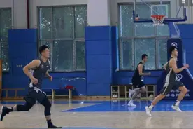 4消息！辽篮开练，北京自寻麻烦，齐麟秀恩爱，亚预赛将派U18图片