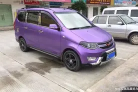 广西小伙花4千改装五菱宏光，亲自出模，打开尾门时朋友顿时笑了图片