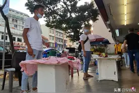 新加坡芽笼惊现春药摊 非法摊主与警察上演“猫捉老鼠”图片