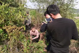 铅山一男子上山砍柴却被警察抓了，看看他干了啥图片