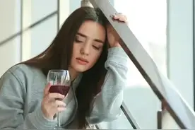 女人喝醉后最想做什么？听听2个女人的心里话图片