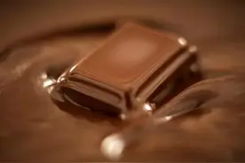 杭州21岁女留学生带“神秘礼物”回国，一起分享后，朋友悔不当初图片