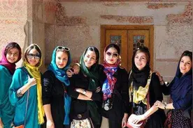 巴铁见到我们总是摇头，难道是想和我们断交吗？看完我才明白图片