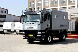 国产越野房车汕德卡“曼卡壹号”| 开门是风景 关上门就是家 6座4卧图片