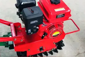 铸铁履带微耕机，配套5个功能—犁地开沟、施肥播种、松土图片