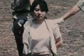 她被称为中国最美女囚犯，22岁被枪决，临刑前做了个奇怪的表情图片