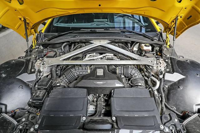深度 | 柠檬雪糕，阿斯顿·马丁 V8 Vantage