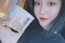 赌王儿媳奚梦瑶晒孕期照，皮肤白嫩气色好，深夜加餐发福明显图片