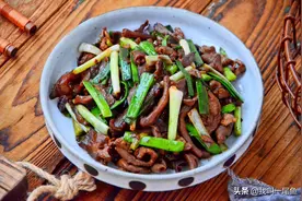 鸭杂炒一炒，又香又下饭，全家人都爱吃图片