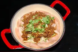 经典川菜，蒜泥白肉的家常做法图片
