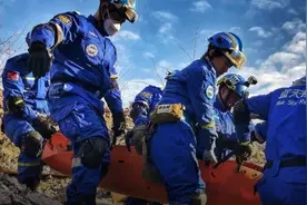 他们发出了叫停白银越野赛的第一声 | 小巴看一周图片