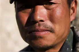 边防团团长祁发宝，与数倍印军肉搏负重伤，中央军委授予荣誉称号图片