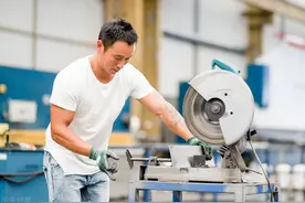 我，华为的普工，在工厂工作10年，透露真实的工作经历和收入图片