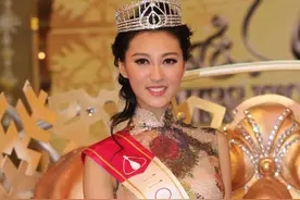 传港姐何艳娟收到2.4亿分手费，爷孙恋离婚原因系女方不愿生图片