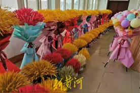 520“大麦花束”大卖 麦子不吃做成干花，农民收入涨20倍，网友热议图片