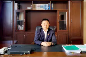 仇兆兵：因爱而行 共育未来 做学生成才的领头雁图片