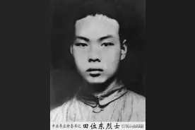 千佛山下的丰碑图片