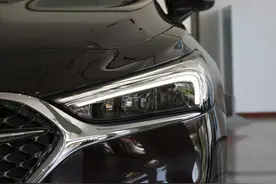 开惯了丰田凯美瑞，再体验美系车别克君越，车主：差距还不小图片