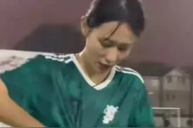 李连杰与前妻女儿曝光！目测1米8长腿抢镜，颜值被赞比利智女儿美图片