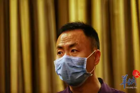 “梅姨”案中被拐15年的少年跟家人回到济南，入读新学校图片