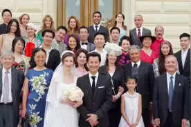 女儿嫁给四个外国人，岳父面对不同肤色的女婿，感叹何止万千！视频封面
