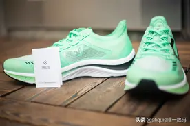 和Nike、阿迪说再见，国产黑科技超轻跑鞋竟不到200g图片