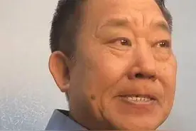 长相丑陋的杜旭东反叛专业户，妻子女儿一个比一个美图片
