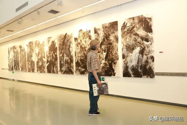 2021年鞠慧北京水墨展受到各界关注引起热烈反响