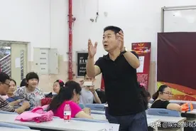 《外来媳妇本地郎》陈想妹，戏里是写书的，戏外是医科大学的教师图片