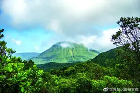 沸腾湖、双瀑布、黑沙滩，这个加勒比海自然岛隐藏了多少惊艳？图片