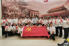 忆往昔峥嵘岁月稠图片