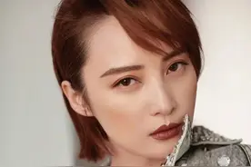 老了带凶相的女星：周海媚老爱瞪眼睛，蒋勤勤感觉随时要发火图片