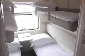 一次火车软卧包厢里的偶遇图片