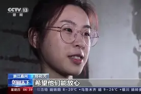 老兵“爸爸团”送“女儿”上大学图片