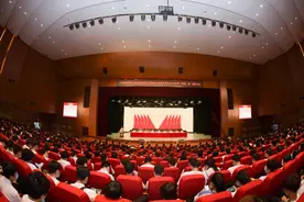 吉林建筑科技学院隆重召开庆祝中国共产党成立100周年暨2019-2021年“两优一先”表彰大会图片