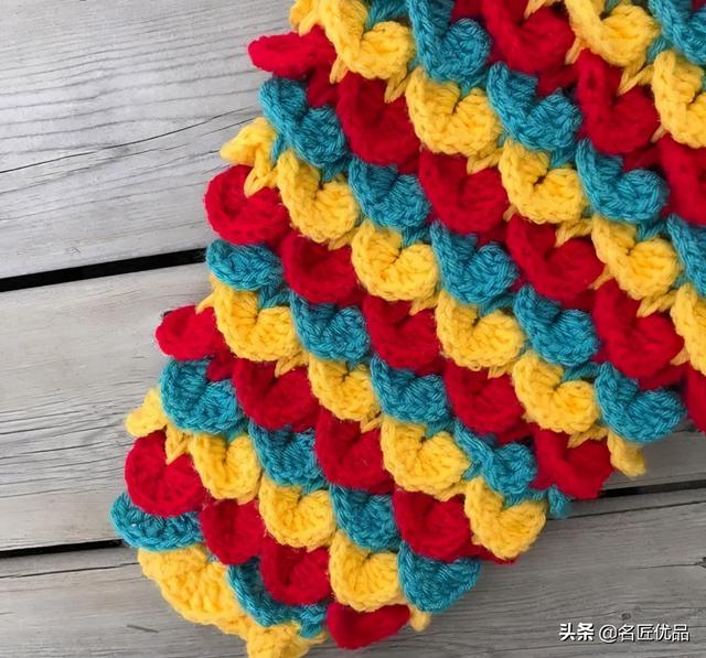 温暖毛线钩鱼鳞的方法