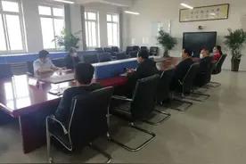 4月30日上午，邯郸市教育局机关党委张银峰处长带队到市二十三中南校区督导开学返校疫情防控工作图片