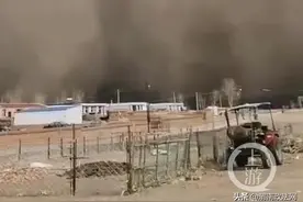 吉林多地出现严重沙尘 天空瞬间变“黑昼”图片