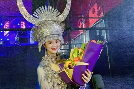 【名人堂访谈】杨胜美：想把苗族的歌舞发扬光大图片