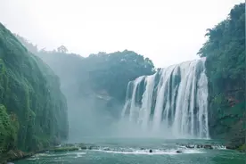 黄果树瀑布是世界著名大瀑布之一，是瀑布群中规模最大的一级瀑布图片