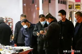 现场揭秘！临沂国际艺术品博览会有多精彩，竟然吸引了这么多人？图片