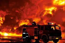 如果原油储存区爆炸相当于20颗原子弹，这是什么威力？致敬英雄图片