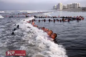 GJ JANE还会远吗？——第一位女水兵完成海军特战作战训练图片