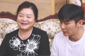 李晨妈出镜朴素温柔，范冰冰错过一个好婆婆，柳岩称李晨是理想型图片