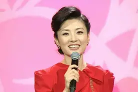 7位春晚女主持都嫁给了谁？有人三婚，有人抗癌成功，都是好妈妈图片