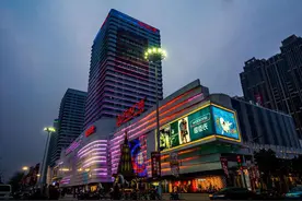 王健林的新盟友杨国强图片