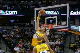 卡特亲承摸过篮板上沿，这时期才是他巅峰！NBA历史仅3人亲承能摸图片